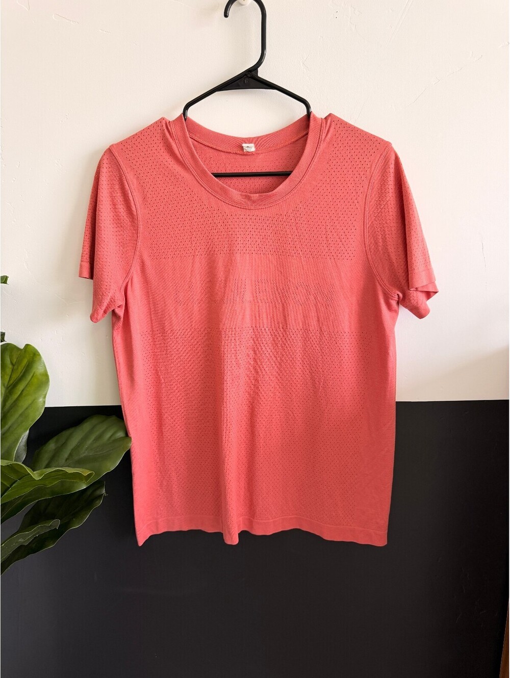 Lululemon Size 10 Breeze By Short Sleeve